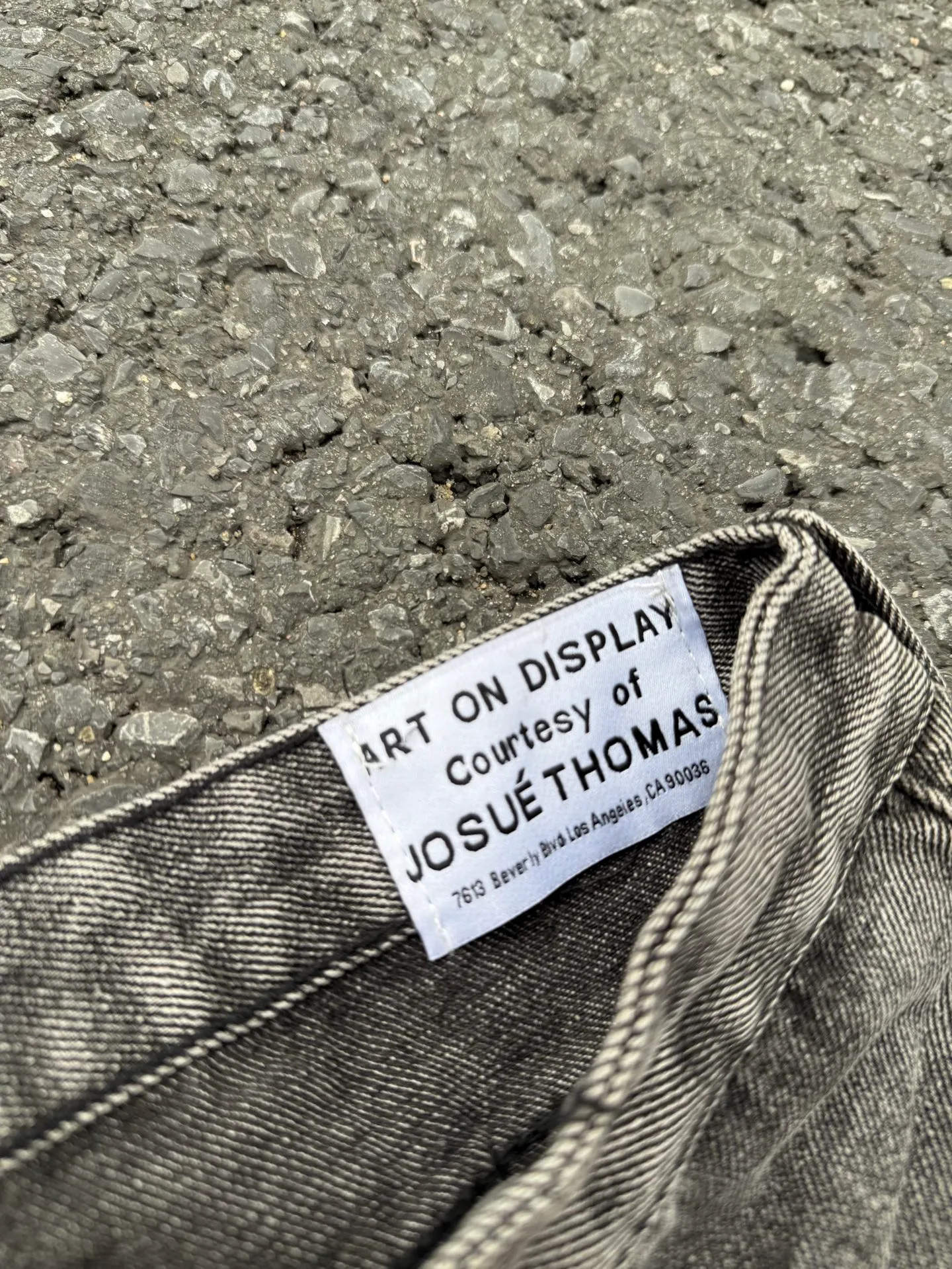 #8212 P246💰 GALLERY DEPT. LA Flared The first generation of Vintage spliced loose washed flared jeans - The original version is purchased and patterned to truly restore the ultimate texture of Vintage - The original hardware accessories, washed and other elevators, QR code analysis are all purchased from the original factory, high degree of restoration, you are welcome to compare with a certain product ~ - Three-dimensional version, loose and comfortable, not picky about the figure, taller and slimmer, factory Seiko, original factory quality control, same style for men and women, can be matched with couples Versatile recommendation: must-have jeans for all seasons - Sizes: 28 30 32 34 36
